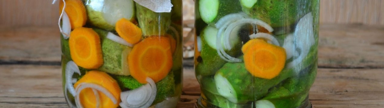 Маринуємо огірки з морквою на зиму