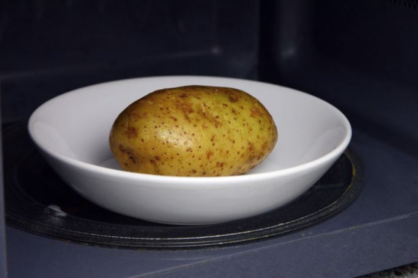 Картофель в микроволновке