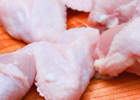 Як правильно обробити курку на порційні шматки