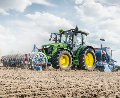 Україна страждає від дефіциту трактористів