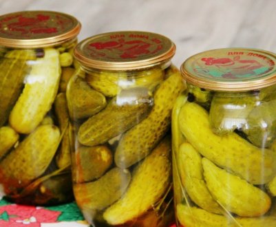 Чому вибухають банки з огірками, і що при цьому робити?