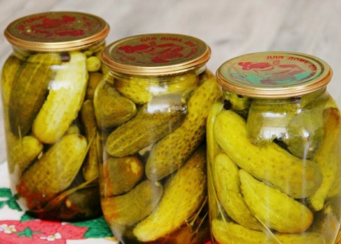 Чому вибухають банки з огірками, і що при цьому робити?