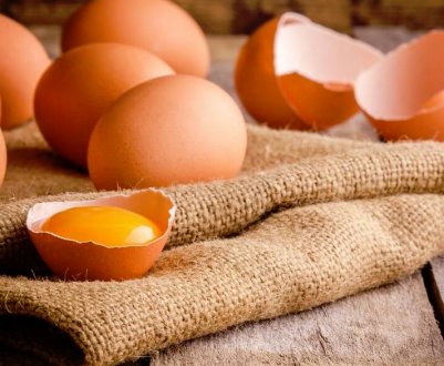 Чи можна пити сирі курячі яйця: користь і шкода, рекомендації по вживанню