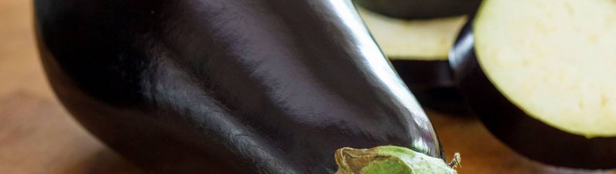 Як правильно чистити баклажани