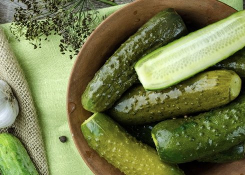 Особенности хранения малосольных огурцов