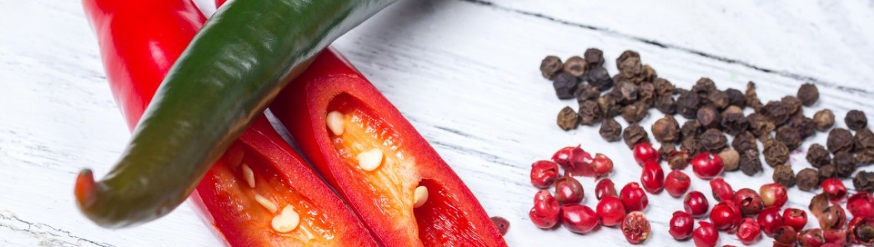 Користь і шкода стручкового перцю: лікувальні властивості і характеристика