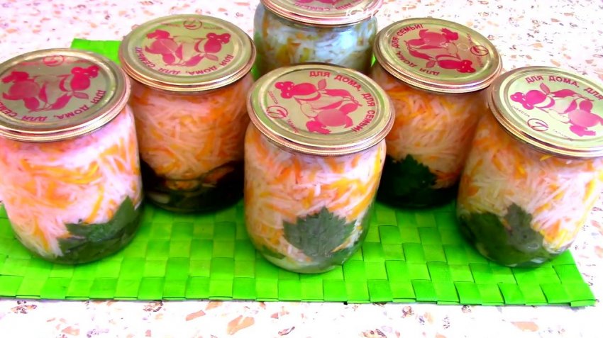 Кольраби на зиму заготовки рецепты. Кольраби капуста консервированная. Капуста кольраби на зиму заготовки. Кольраби маринованная. Капуста кольраби маринованная.