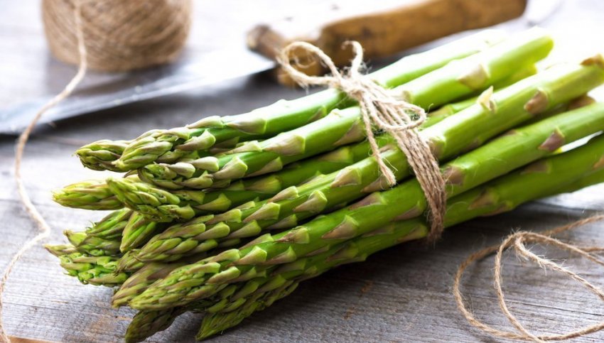 Зелена спаржа