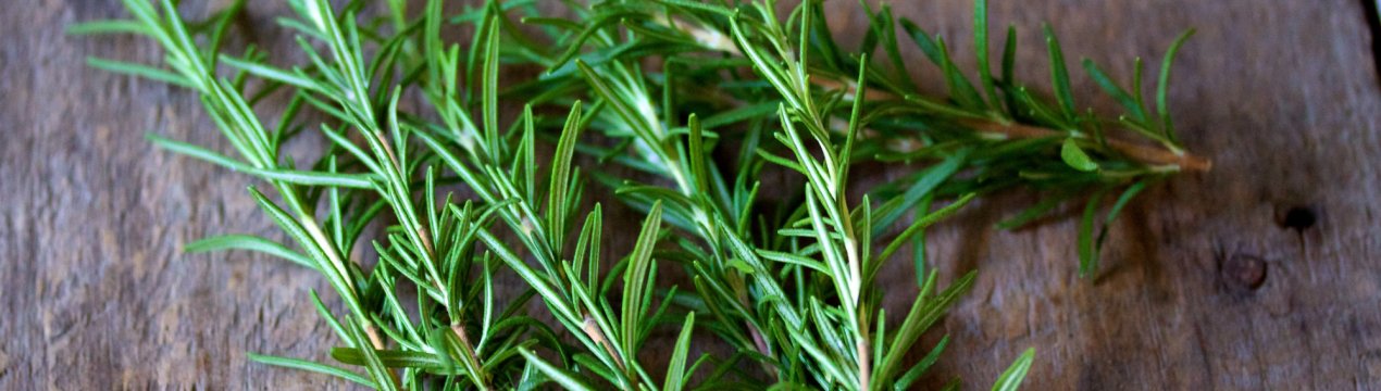 Росіяни активно прикрашають будинки їстівними «ялинками»