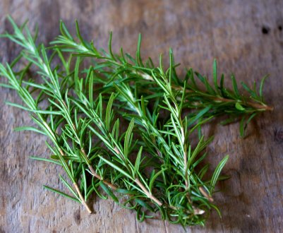 Росіяни активно прикрашають будинки їстівними «ялинками»