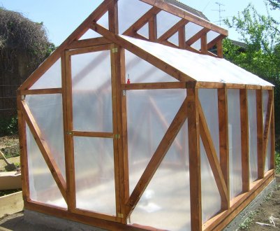 Як побудувати теплицю з дерева своїми руками