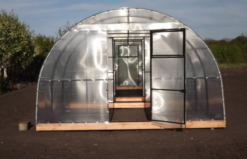 полікарбонатна теплиця Аркова