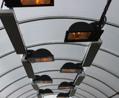 Інфрачервоні обігрівачі для теплиці з полікарбонату