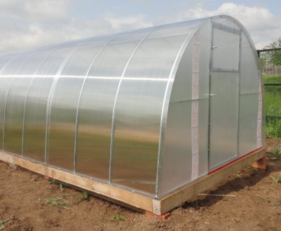 Особливості та вибір фундаменту для теплиці