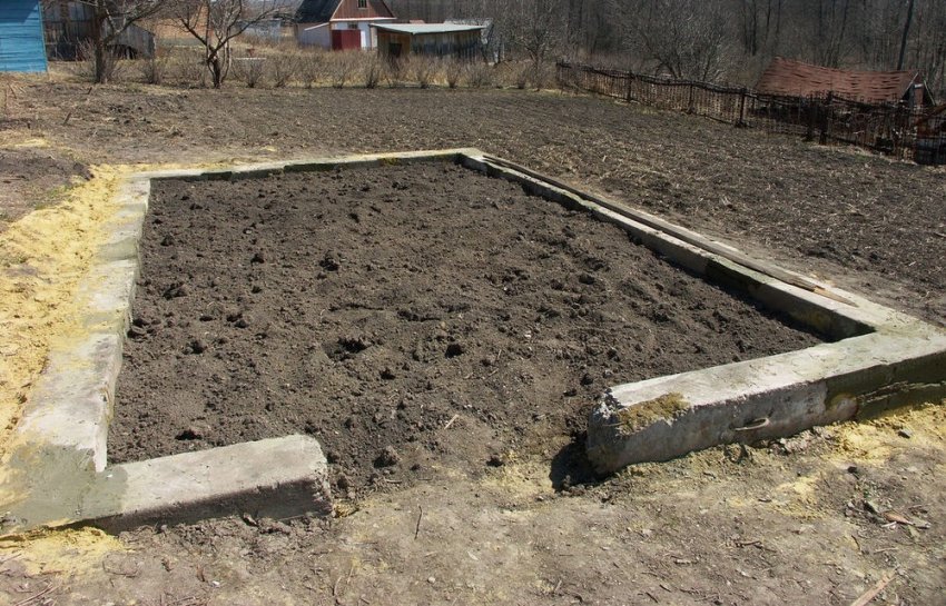 Типи фундаментів для легких теплиць Типи фундаментів для легких теплиць