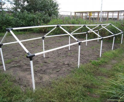 Як побудувати теплицю з пластикових труб своїми руками