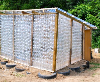  Як зробити теплицю з пляшок своїми руками?