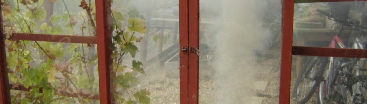 Користь і шкода сірчаної шашки для теплиці з полікарбонату