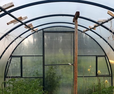 Ефективні способи зміцнення теплиць на зиму