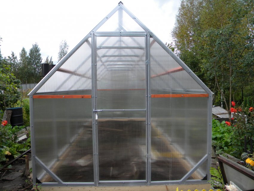 Прямокутні з двосхилим дахом