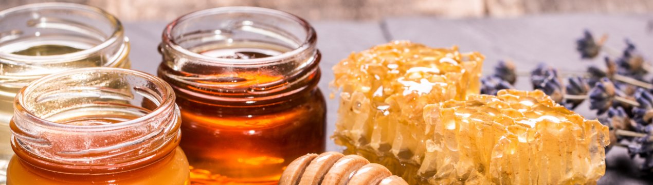 Мед для здоров'я жінок: користь і шкода, застосування в косметології та гінекології