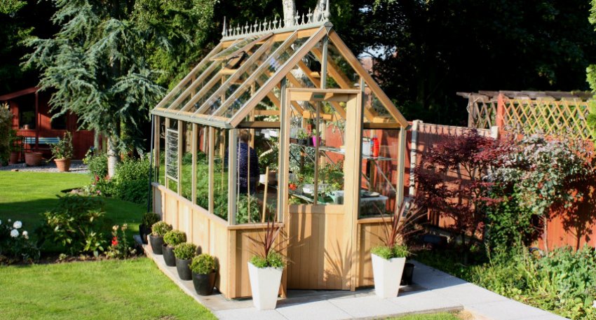 Красива теплиця своїми руками