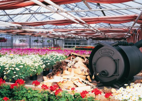 Піч для теплиці: як зробити своїми руками або вибрати готову модель?