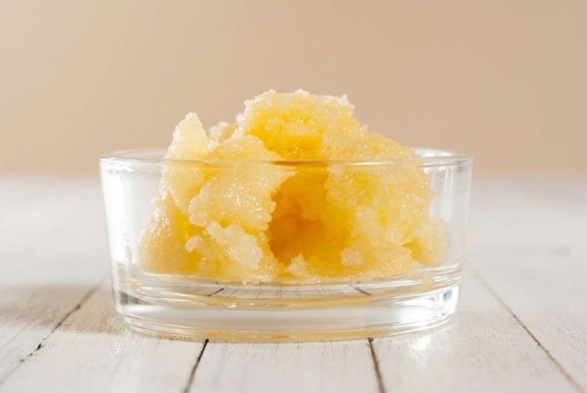 Повинен мед сахариться