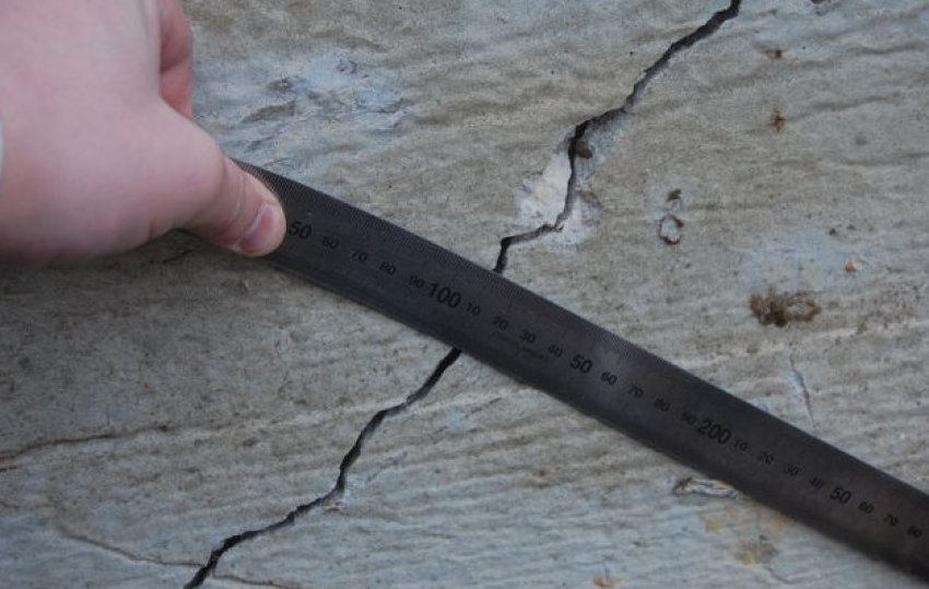 Тріщини у фундаменті
