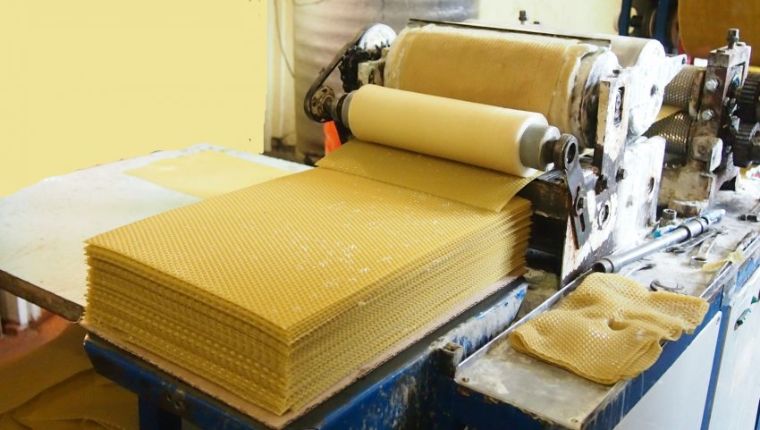 З чого робиться вощина