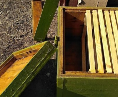 Опис і характеристика 10-рамкового вулика