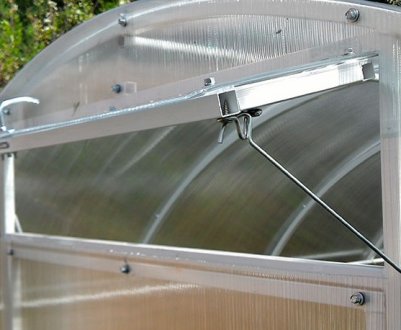 Як зробити кватирку для теплиці з полікарбонату своїми руками