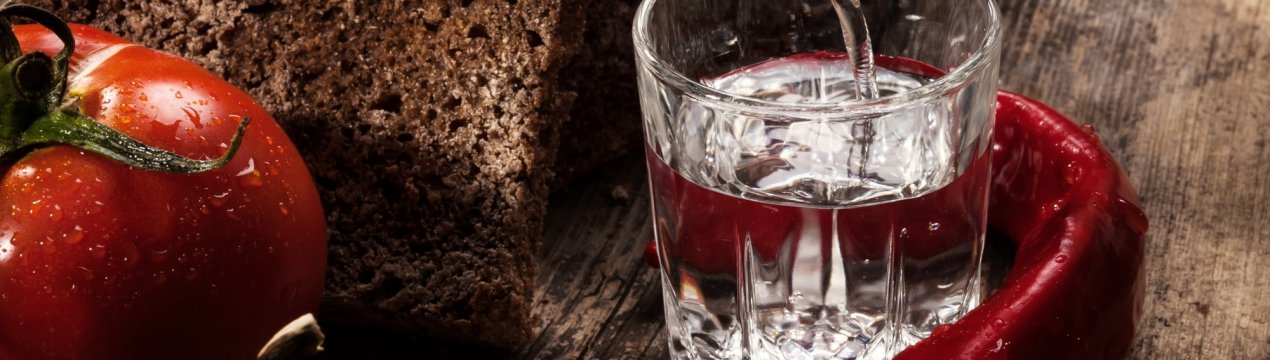 Горілка — улюблений продукт російських шахраїв