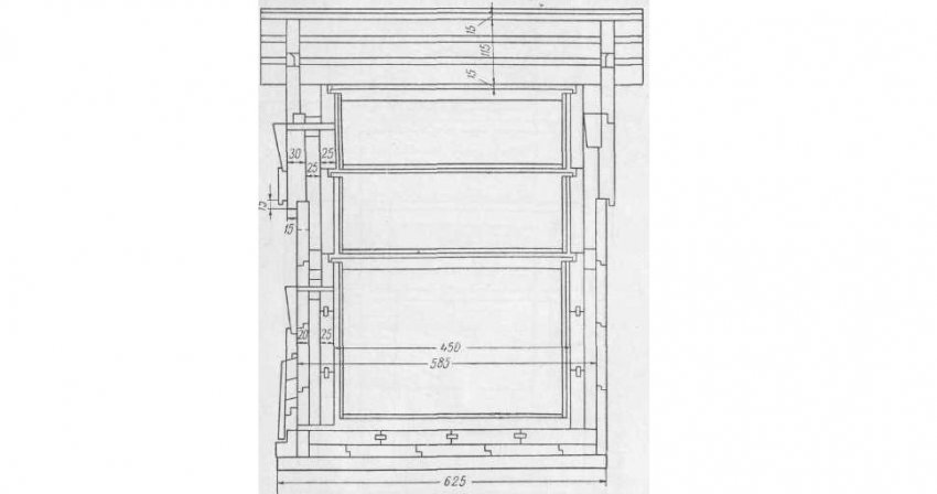 Поздовжній розріз двухсотенного вулика