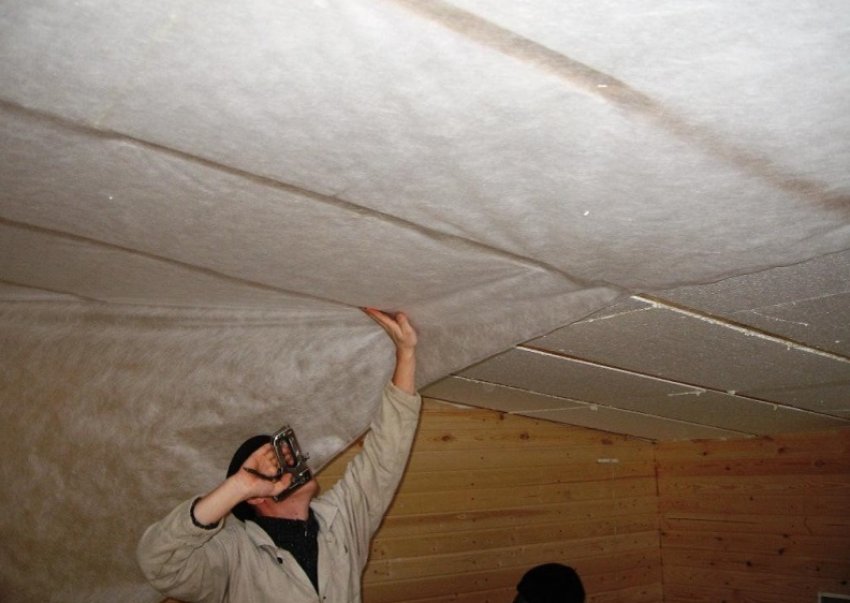 Утеплення стелі