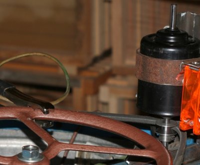 Електропривод для медогонки: як зробити своїми руками