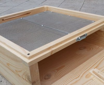 Виготовлення і застосування сітчастого дна для вулика