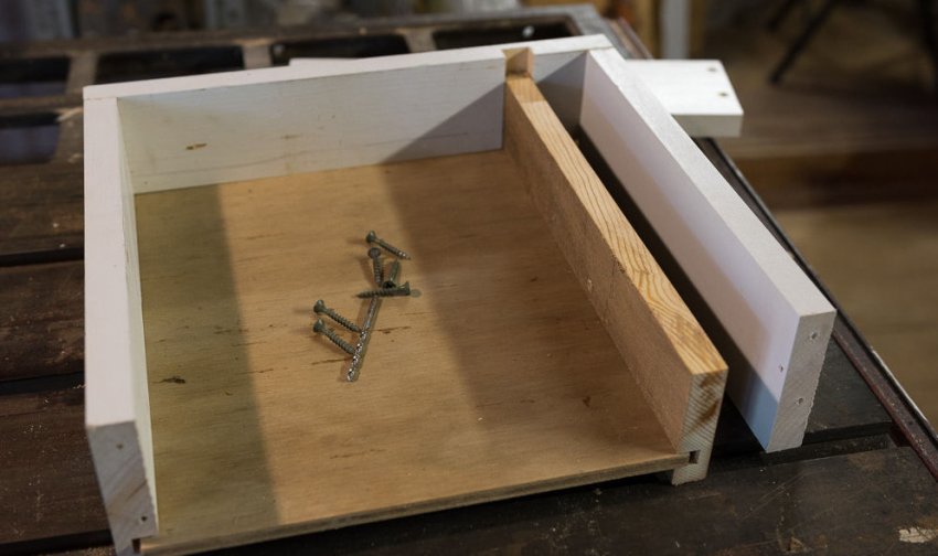 Стельова годівниця Стельова годівниця