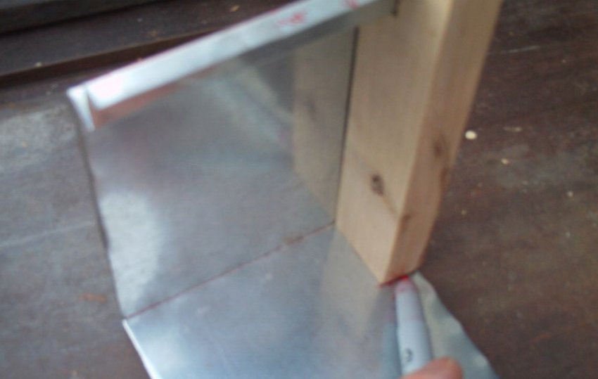 Годівниця з скляної банки Годівниця з скляної банки