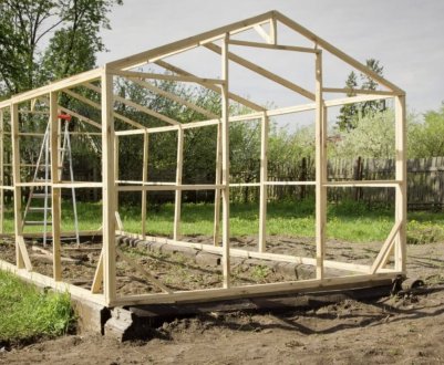 Надійний каркас для теплиці своїми руками