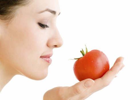 Чим корисні помідори для жінок?