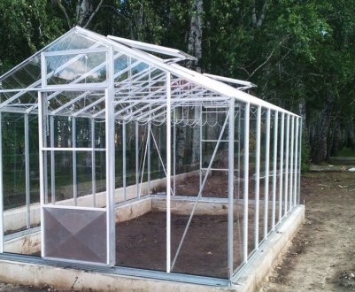 Теплиця з алюмінієвого профілю і скла