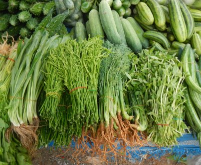 Росія витрачає мільйони доларів, щоб господині могли додати в салат кріп, петрушку і кінзу