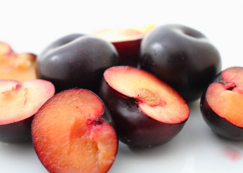 Можна сливи при грудному вигодовуванні