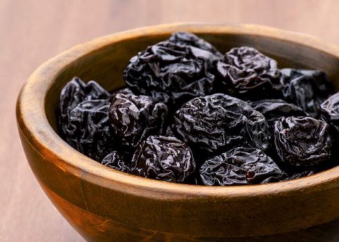 Чем полезен чернослив для женщин?