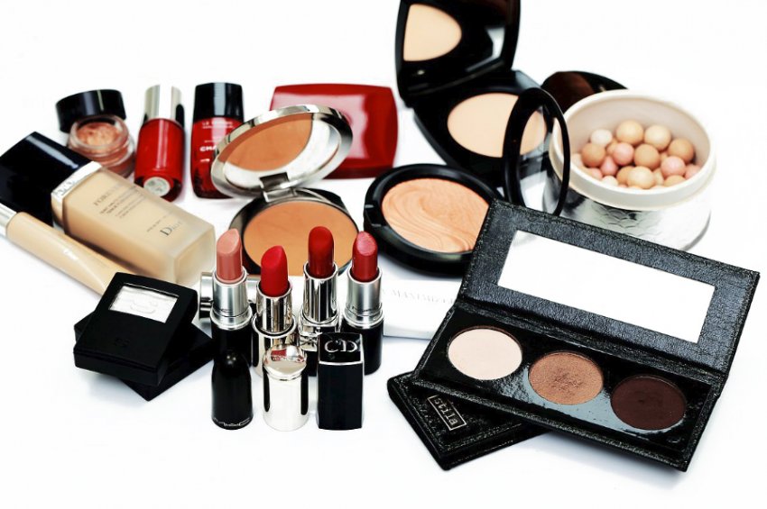 Парфумерія та косметика до 8 березня Парфумерія та косметика до 8 березня