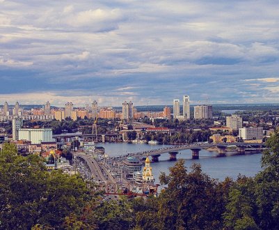 Місто спить, прокидаються Мафи. Влада Києва дозволили установку кіосків з основними продуктами харчування
