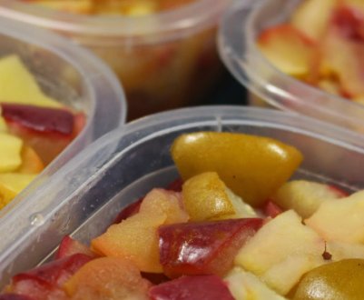 Як заморозити яблука в домашніх умовах на зиму в морозилці?