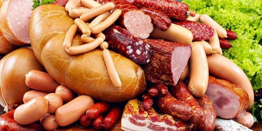 Магаданские мясники отправляют тюленей на колбасный конвейер Магаданские мясники отправляют тюленей на колбасный конвейер