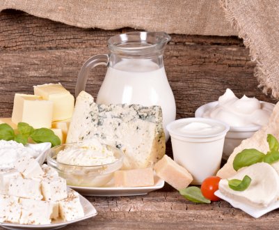 Омичів застерігають від покупок підозрілого молока